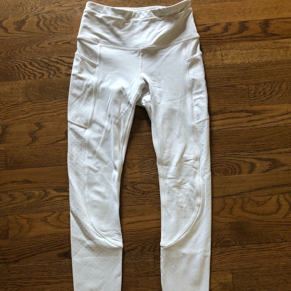 White Lululemon leggings: size 2✨